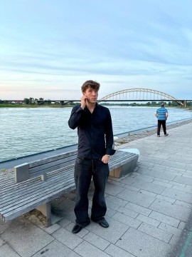 Ole Romeny di kota kelaihrannya Nijmegen. (Instagram @oleromeny)
